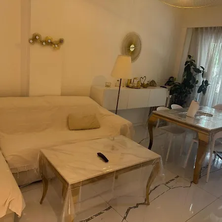 Apartment Sunny Getaway In Terrace Parking *